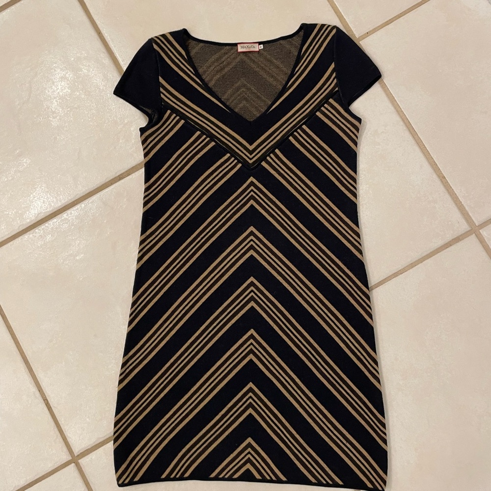 Max&Co knit, knee length dress.